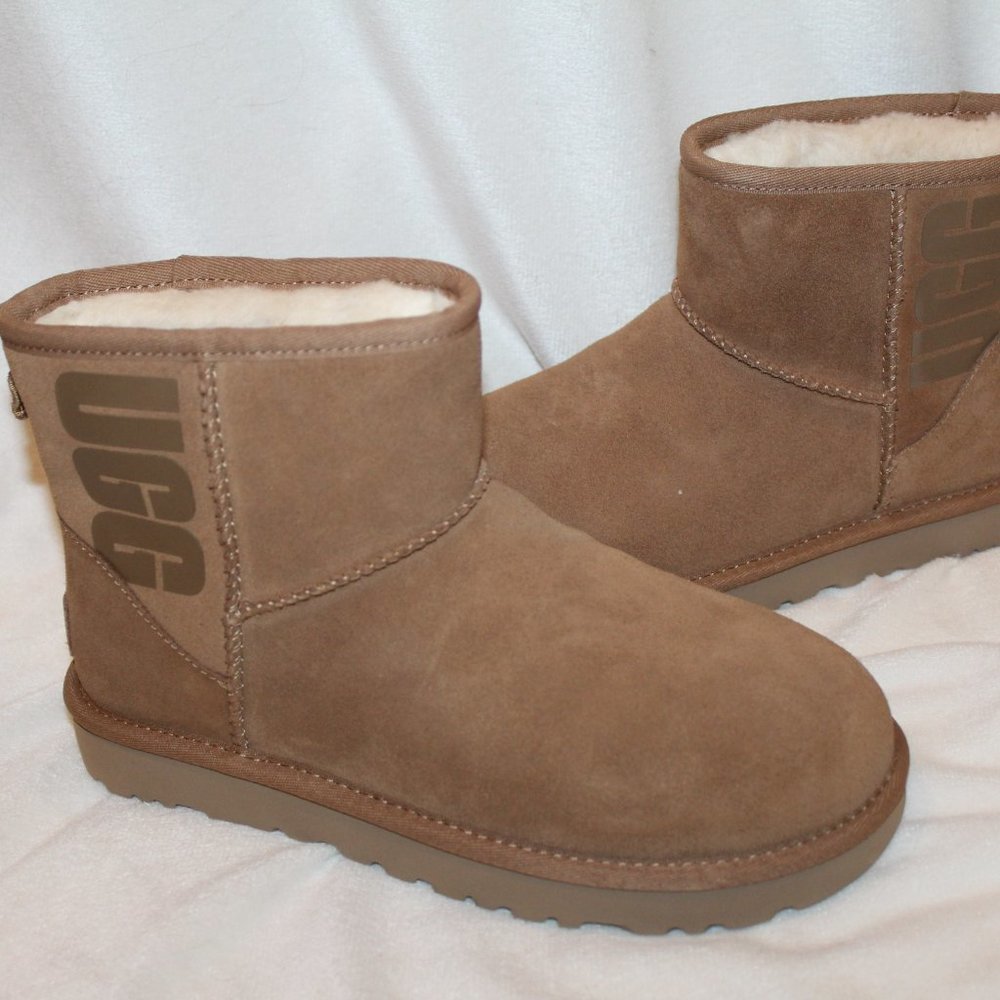 NEW UGG WOMEN'S LOGO MINI ANKLE BOOTS BOOTIES CHESTNUT - Picture 3 of 8